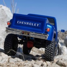 Axial Racing 1-10 SCX10 III Base Camp 1982 Chevrolet K10 4X4 RTR Brushed Rock Crawler Blue AXI03030T1