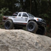Axial Racing 1-10 SCX10 III Base Camp 4X4 Rock Crawler Brushed RTR White AXI-1375T1