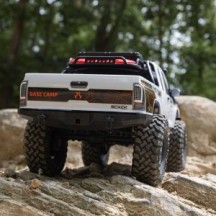 Axial Racing 1-10 SCX10 III Base Camp 4X4 Rock Crawler Brushed RTR White AXI-1375T1