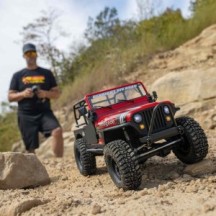Axial Racing 1-10 SCX10 III Jeep CJ-7 4X4 RTR Brushed Rock Crawler Red AXI03008T1