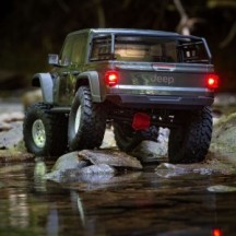 Axial Racing 1-10 SCX10 III Jeep JT Gladiator 4X4 RTR Brushed Rock Crawler Gray AXI03006BT1