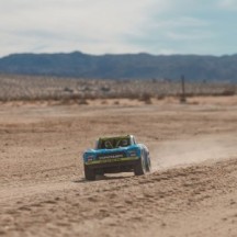 Arrma 1-16 MOJAVE GROM 4X4 RTR Brushed Desert Truck Battery & Charger Included Blue-White ARA2104T2