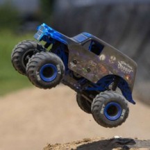 Team Losi 1-18 Mini LMT Son Uva Digger 2S 4X4 RTR Brushed Monster Truck Battery & Charger Included Blue LOS01026T2