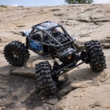 Axial Racing 1-18 UTB18 Capra 4WS 4WD Trail Buggy RTR with Battery & Charger Blue AXI-1750T1