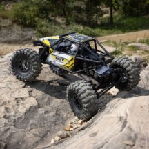 Axial Racing 1-18 UTB18 Capra 4WS 4WD Trail Buggy RTR with Battery & Charger Yellow AXI-1750T2