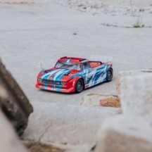 Arrma 1-8 INFRACTION 4X4 RTR Brushed All-Road Street Bash Battery & Charger Included Red-Blue ARA4215V3BIT1