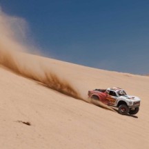 Arrma 1-8 MOJAVE 4S 4X4 RTR Brushless Desert Truck White-Red ARA4404T1