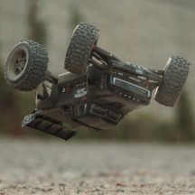 Arrma 1-8 NOTORIOUS 6S 4X4 RTR Brushless Stunt Truck Black ARA8611V6T1