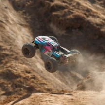 Camión Arrma KRATON 6S 4X4 RTR azul y rosa ARA8608V6T2