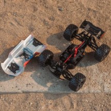 Arrma KRATON 6S 1/8 4X4 RTR Brushless Speed Truck Blue/Red ARA8608V6T4