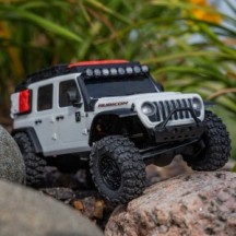 Crawler RC eléctrico 1/30 Axial Racing SCX30 Jeep Wrangler JLU 4X4 RTR White AXI-2261T2