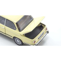Kyosho 1:18 BMW 2002 Tii 1972 Crema KS08543ML