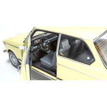 Kyosho 1:18 BMW 2002 Tii 1972 Crema KS08543ML