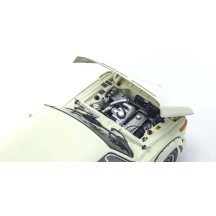 Kyosho 1:18 BMW 2002 Turbo 1974 Blanca KS08544W