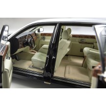 Kyosho 1:18 Rolls-Royce Phantom EWB 2012 Black Silver KS08841BKS