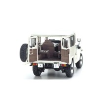 Kyosho 1:18 Toyota Land Cruiser 40 Van (BJ42V) 1980 Blanco KS08971W