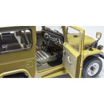 Kyosho 1:18 Toyota Land Cruiser 40 Van (BJ42V) 1980 Amarillo KS08971Y