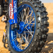 Rueda delantera V2 de aluminio Pro-Spec azul-azul 1/4 Promoto-MX Pro-line PRO283600T1 (6)