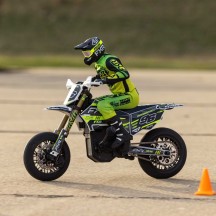 Motocicleta 1/4 Promoto-SM FXR RTR blanca Losi