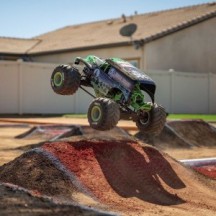 Losi 1-8 LMT 2.0 Grave Digger 4X4 Solid Axle Brushless Monster Truck RTR Green - LOS04028T1