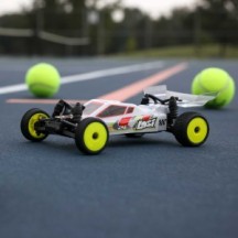 Losi 1/24 Micro-B 2WD Buggy RTR White - LOS00007T1