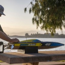 Pro Boat Super Sonicwake 48" 8S Self-Righting Brushless Deep-V RTR PRB08052